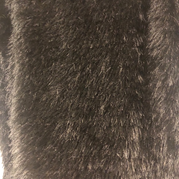 Tops - Picture 2 of 3